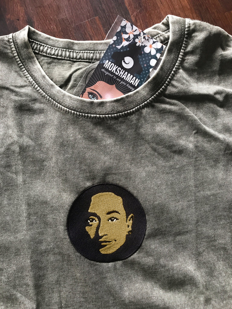 Coco‘s besticktes Denim T-Shirt in Olive
