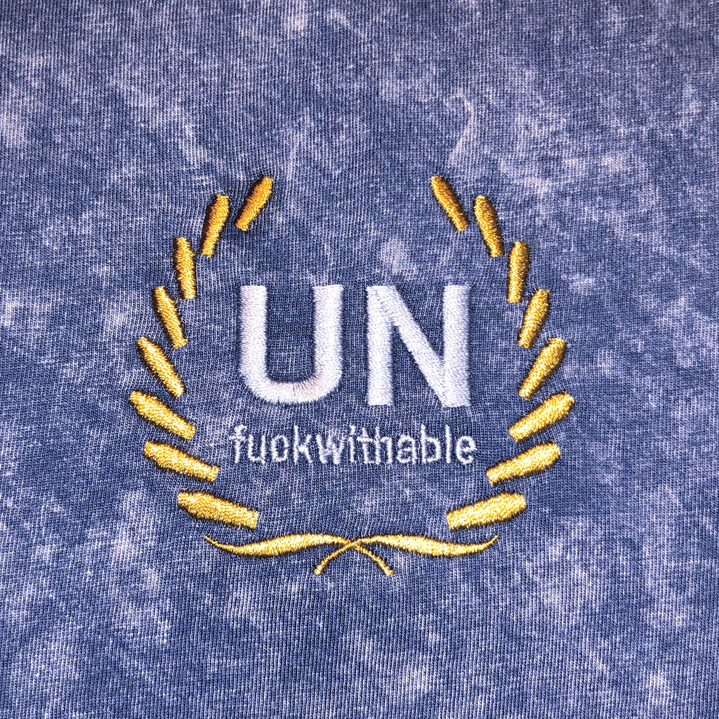 "Unf***withable" urbanes Statement T Denim-Style