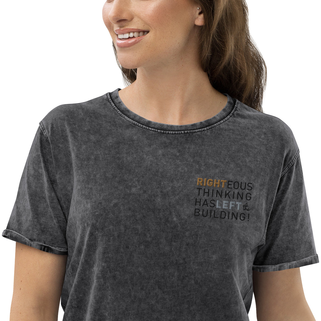 "GERECHT ODER VERLINKT" Denim-T-Shirt, bestickt in Gold & Silber